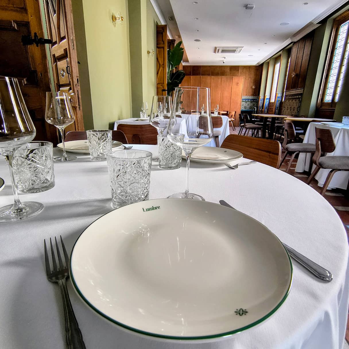 restaurante 2 en tamaño grande